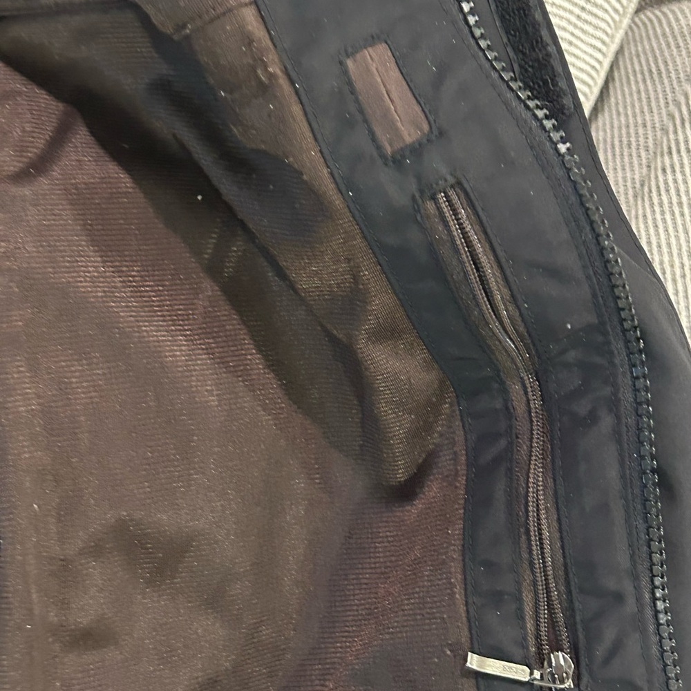 North Face HyVent multi-pocket jacket - Picture 7 of 12